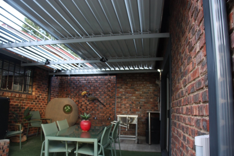 5 Bedroom Property for Sale in Langenhovenpark Free State